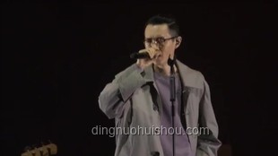 陈楚生音乐情感表达案例研究：轻描淡写下是情感暗涌