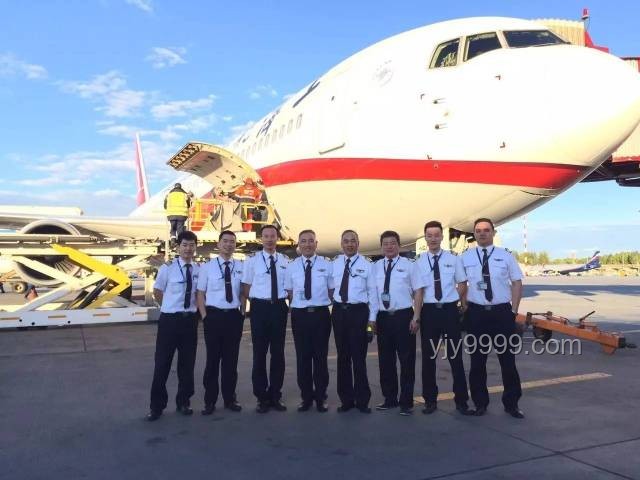 🚀CZ6850航班紧急返航：一场天空中的创新思维实战演练