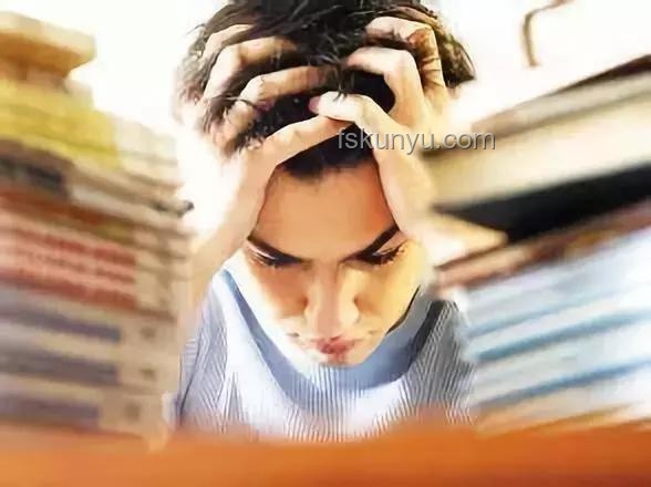 孩子成绩不佳，面对高考困境的家庭抉择
