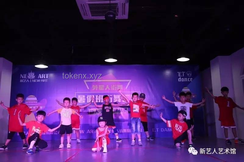 加绒摇舞蹈挑战：社交媒体创新营销案例