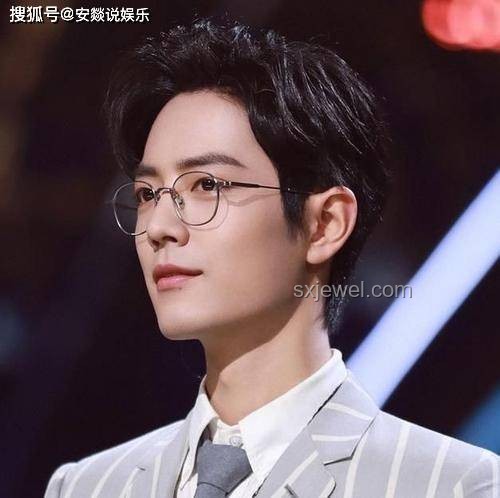 张婧仪上初中到肖战大二：跨年龄成长指南