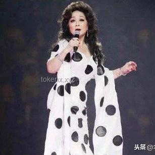 歌手直播与传统录播的对比分析
