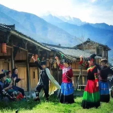 如何全面评价大冰：多元身份下的争议与成就