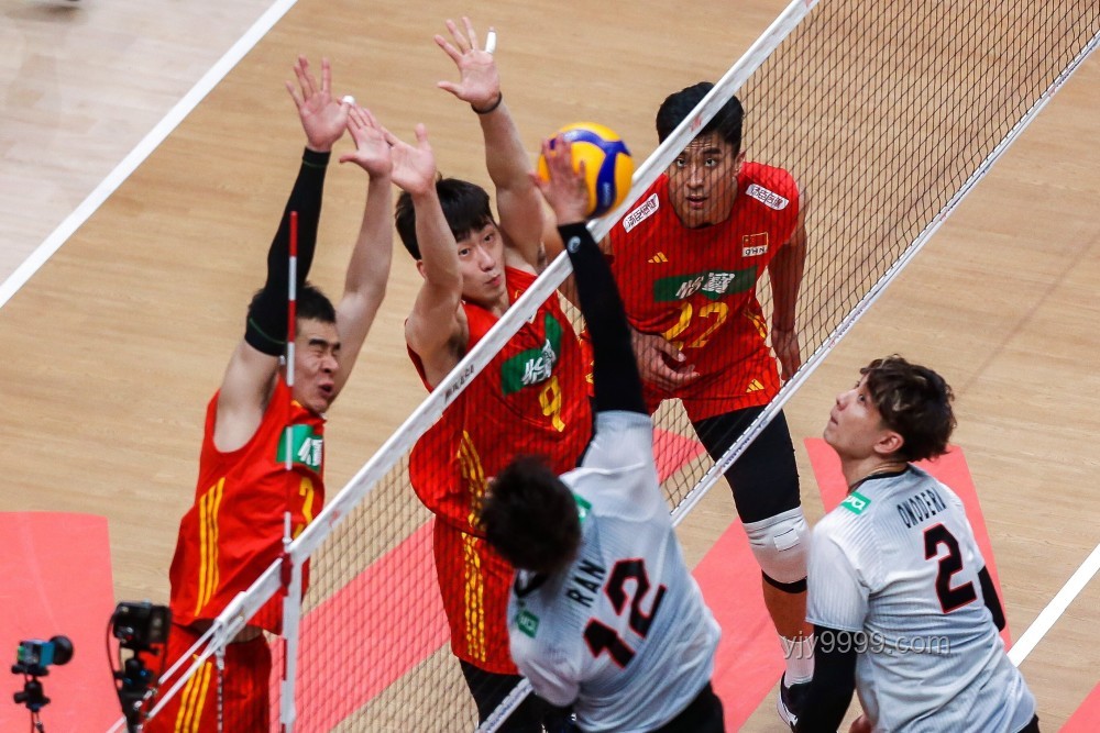 中国男排0-3不敌日本队：赛事回顾与分析
