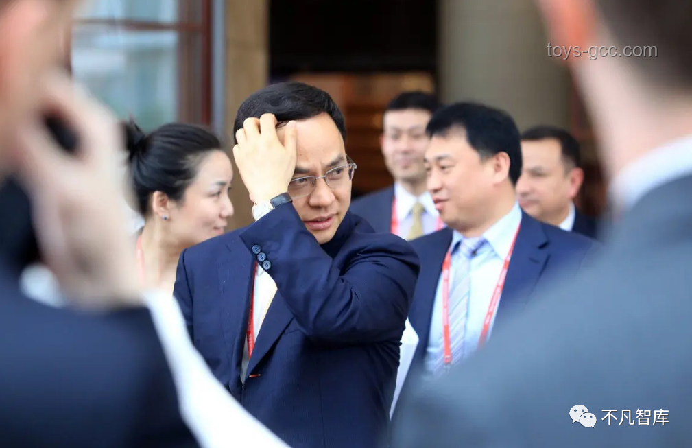 重庆首富身家缩水千亿：财富沉浮中的启示录