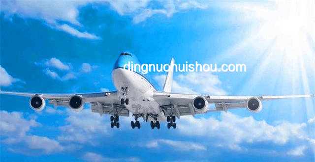 苏超新纪元：排面拉满，赛场空域飞机助阵引领体育营销新潮